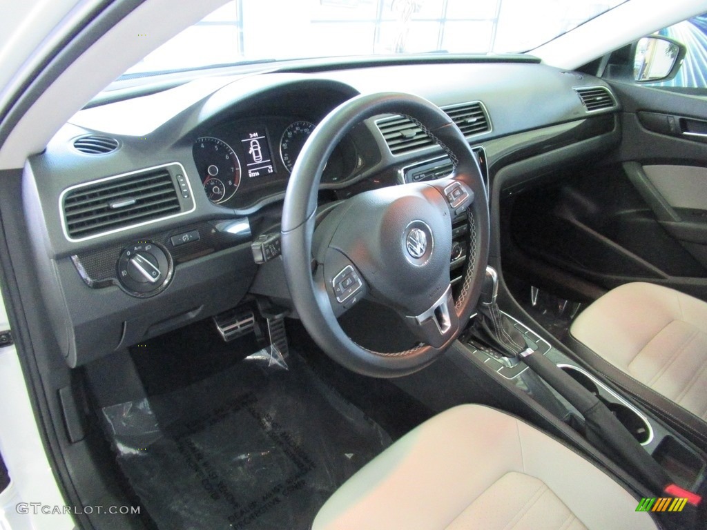 Sport Black/Gray Interior 2014 Volkswagen Passat 1.8T Sport Photo #139967933