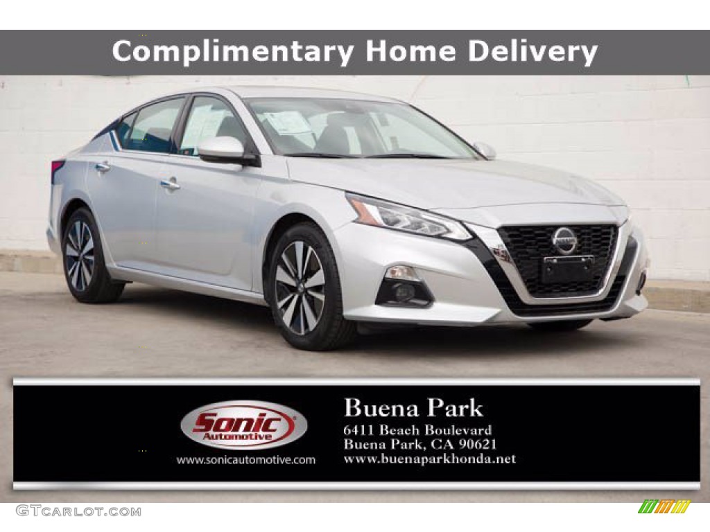 2019 Altima SL - Brilliant Silver Metallic / Charcoal photo #1