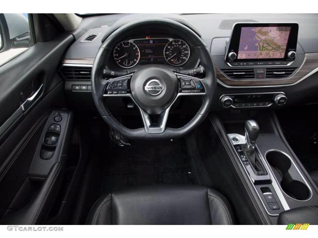 2019 Nissan Altima SL Charcoal Dashboard Photo #139971094
