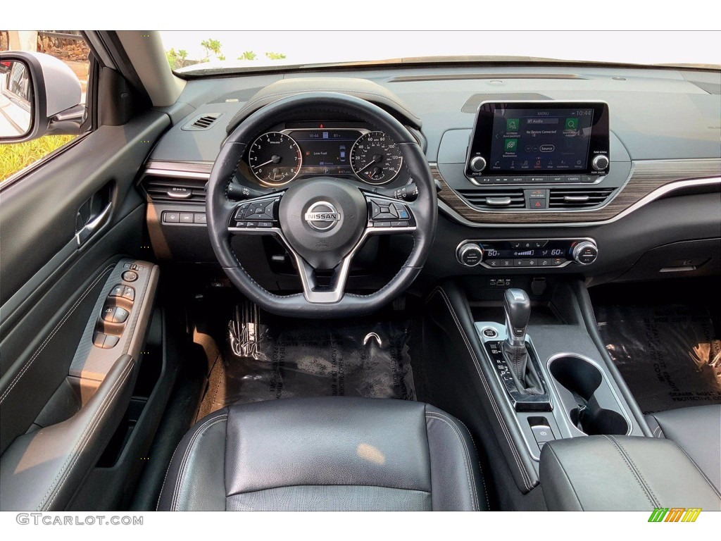 Charcoal Interior 2019 Nissan Altima SL Photo #139972033