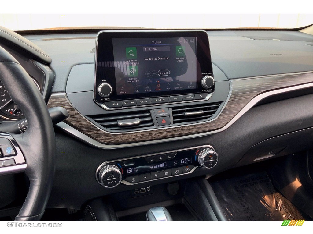 2019 Nissan Altima SL Controls Photo #139972057
