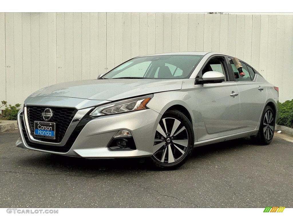 Brilliant Silver Metallic 2019 Nissan Altima SL Exterior Photo #139972240