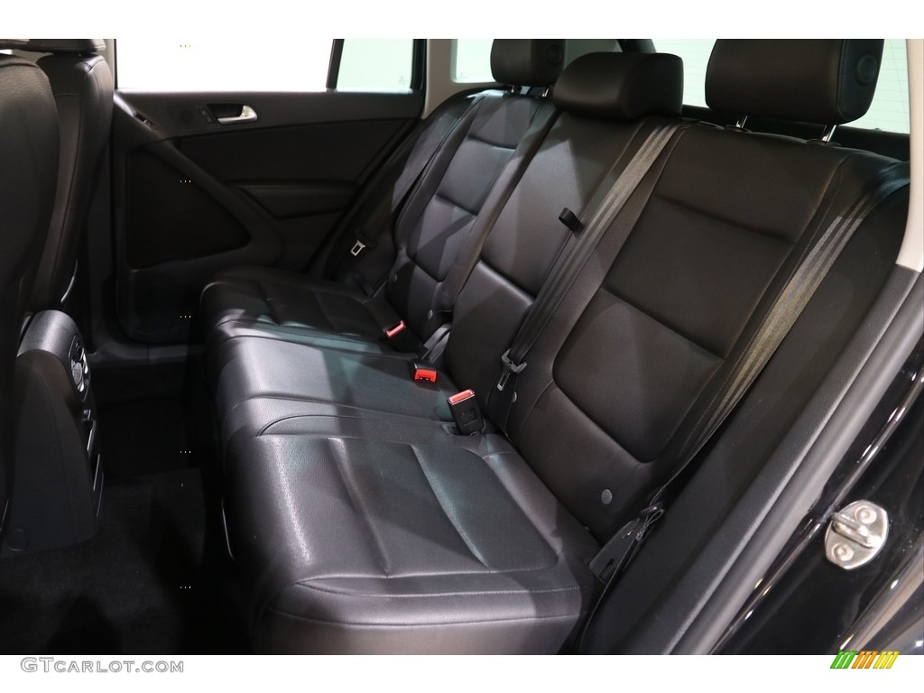 2012 Tiguan SE - Deep Black Metallic / Black photo #16