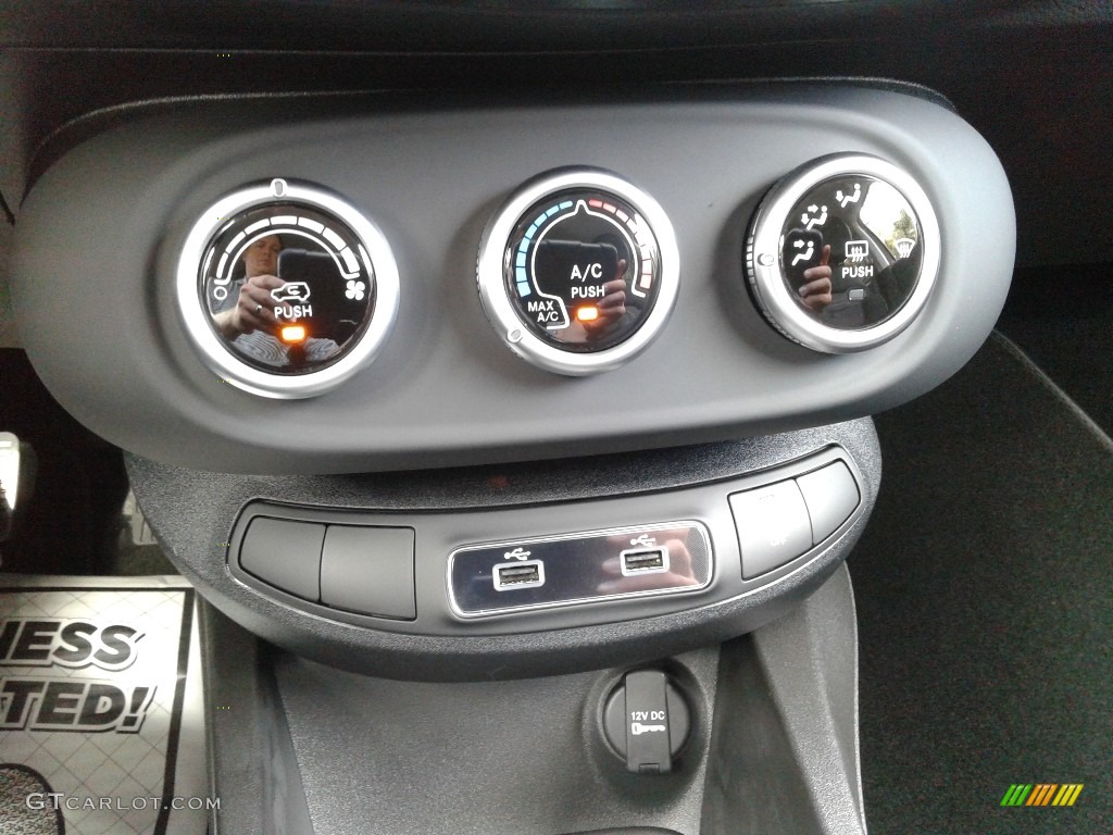 2020 Fiat 500X Pop AWD Controls Photo #139977178