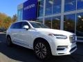 Front 3/4 View of 2021 XC90 T8 eAWD Momentum Plug-in Hybrid