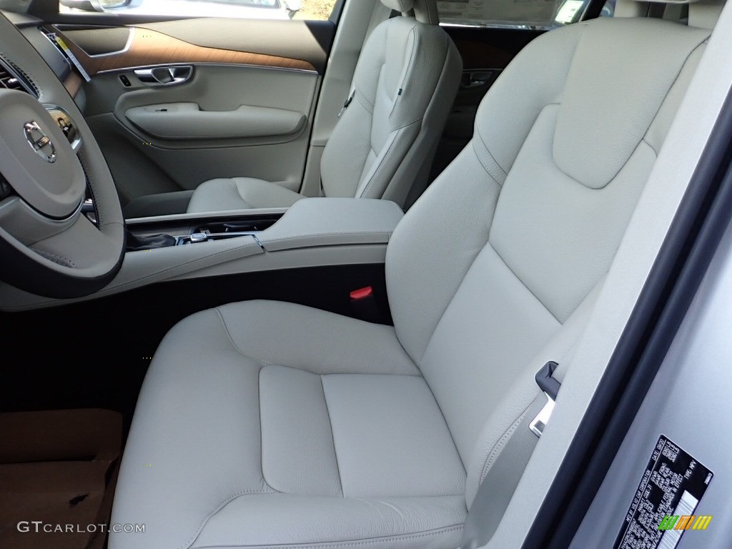 2021 Volvo XC90 T6 AWD Momentum Front Seat Photo #139977973