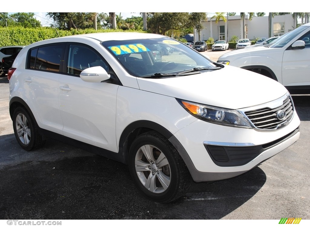 2012 Sportage LX - Clear White / Black photo #2