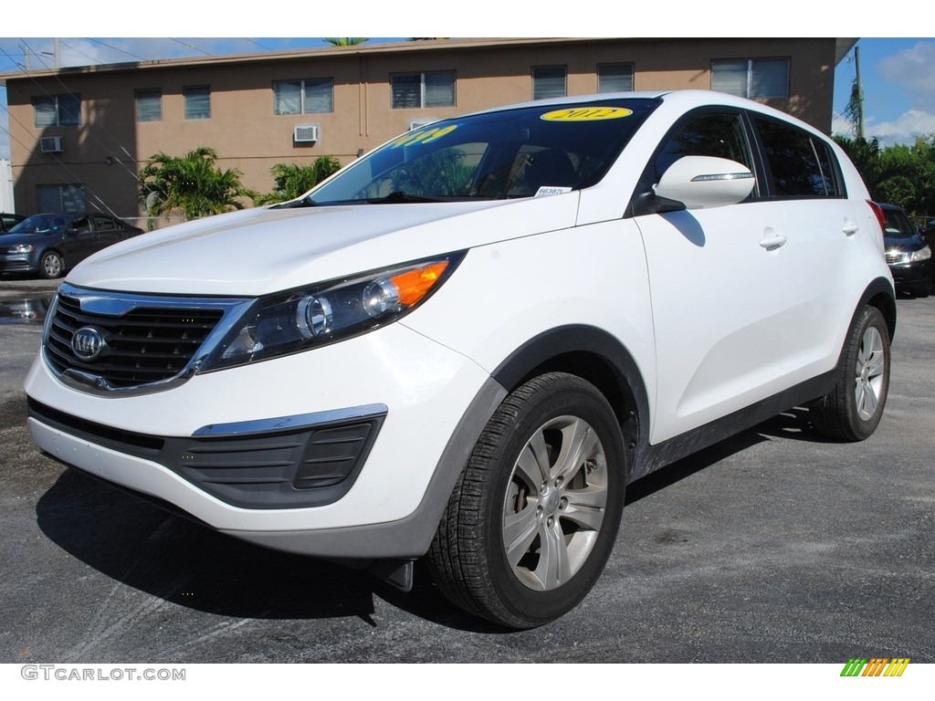 2012 Sportage LX - Clear White / Black photo #5
