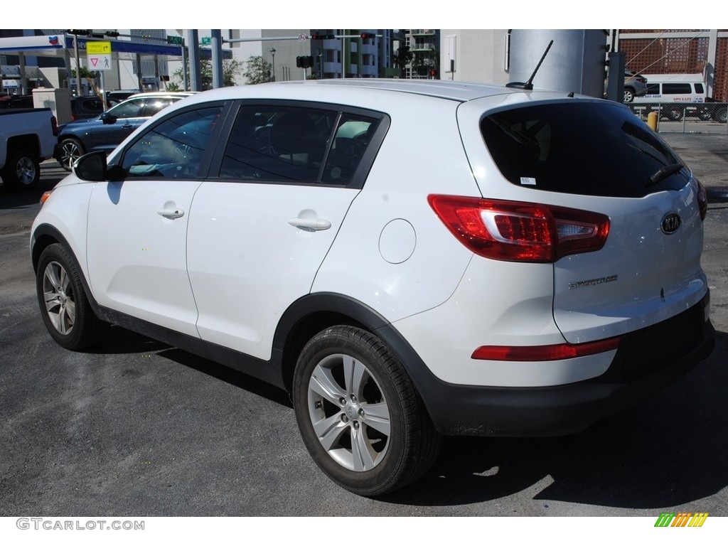 2012 Sportage LX - Clear White / Black photo #6