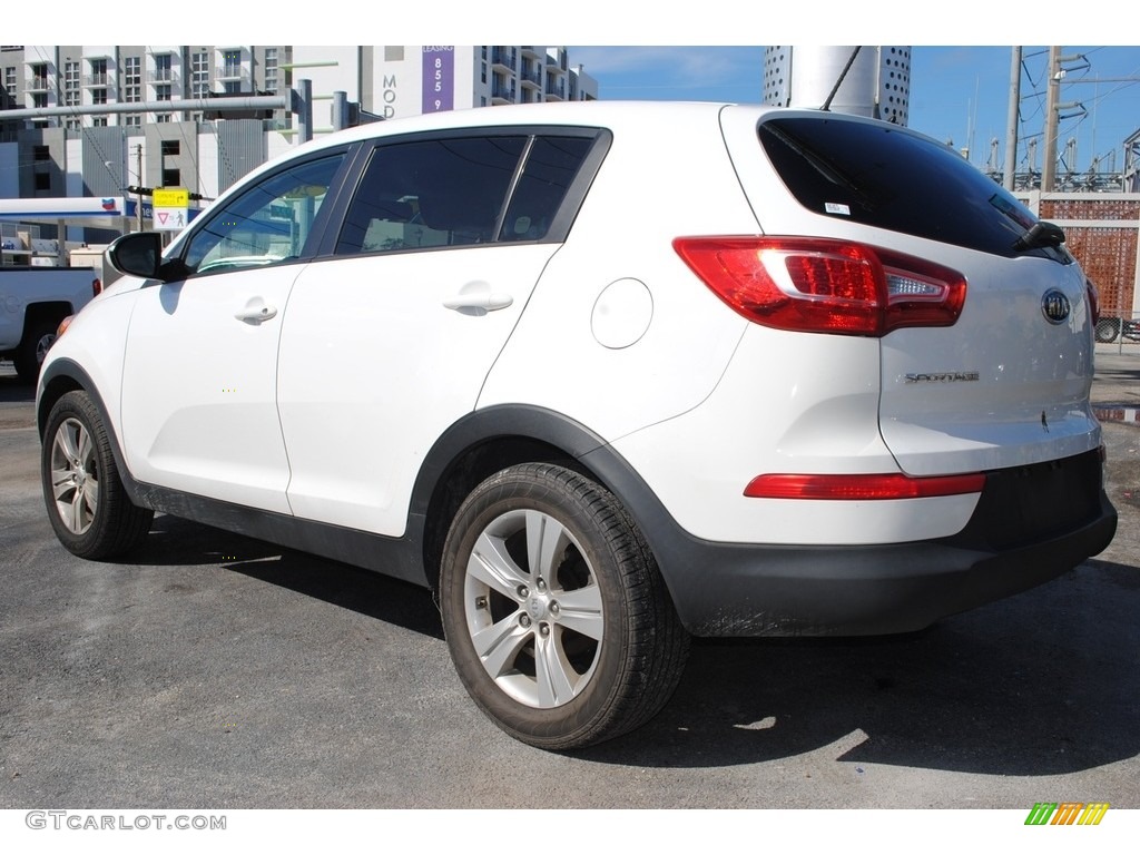 2012 Sportage LX - Clear White / Black photo #7