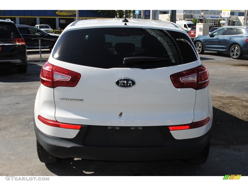 2012 Sportage LX - Clear White / Black photo #8