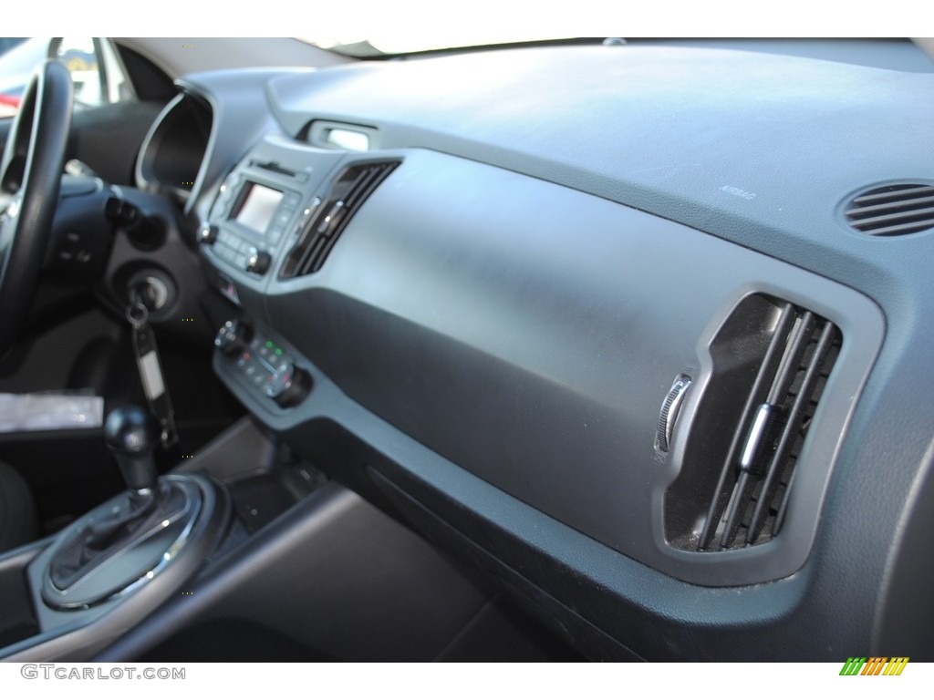 2012 Sportage LX - Clear White / Black photo #19