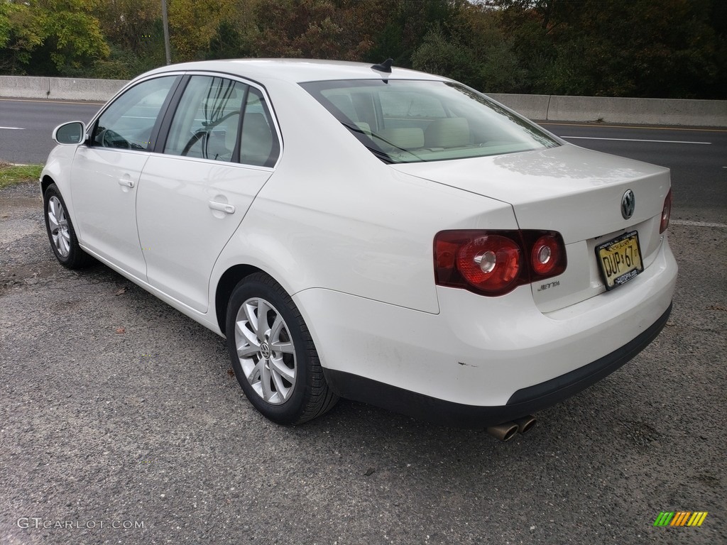 2010 Jetta SE Sedan - Candy White / Cornsilk Beige photo #5
