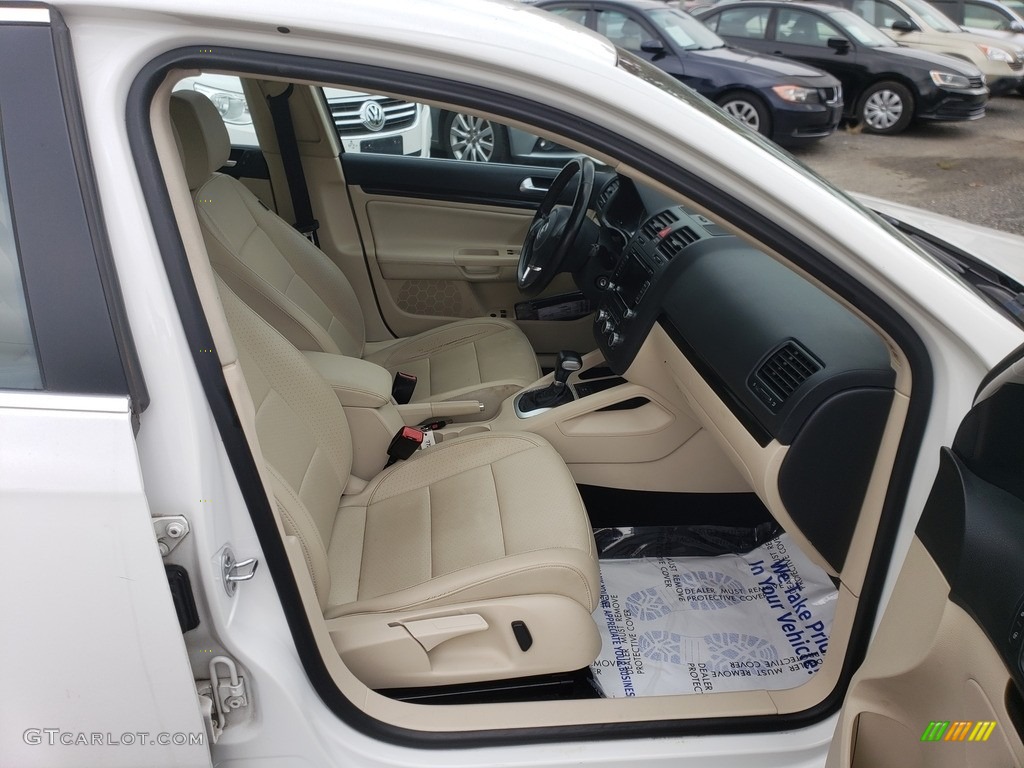 2010 Jetta SE Sedan - Candy White / Cornsilk Beige photo #13