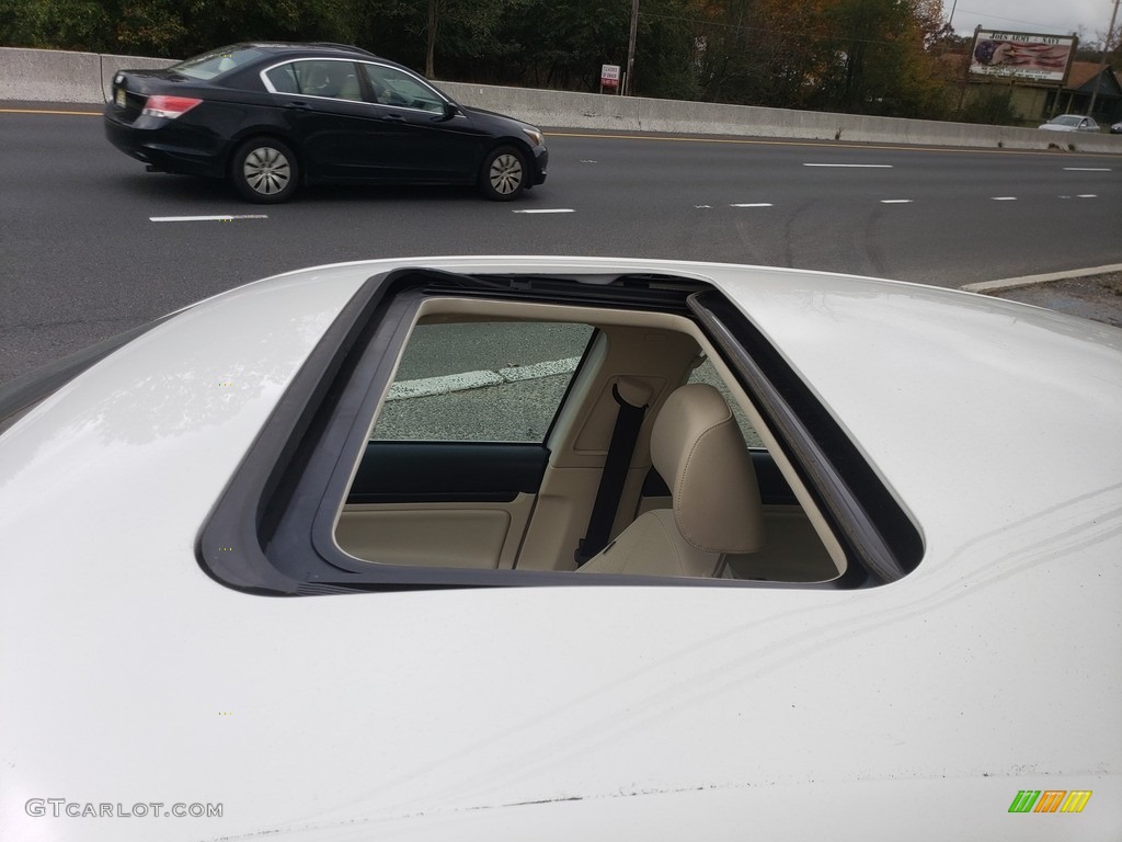 2010 Jetta SE Sedan - Candy White / Cornsilk Beige photo #20
