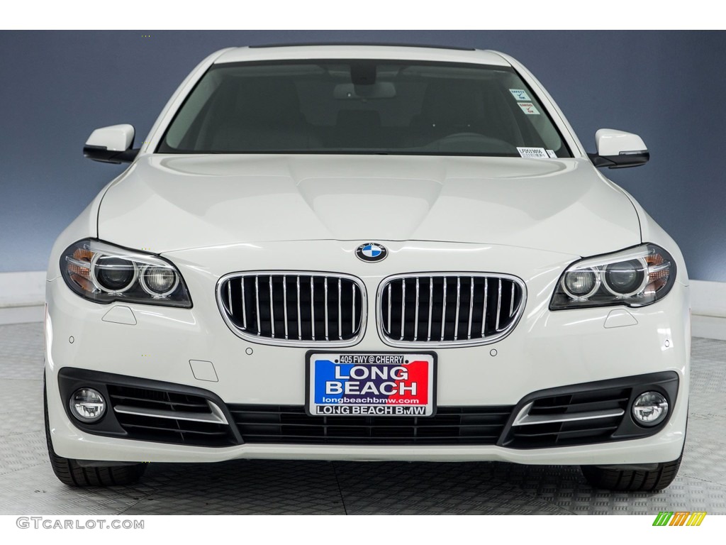2015 5 Series 528i Sedan - Alpine White / Black photo #2