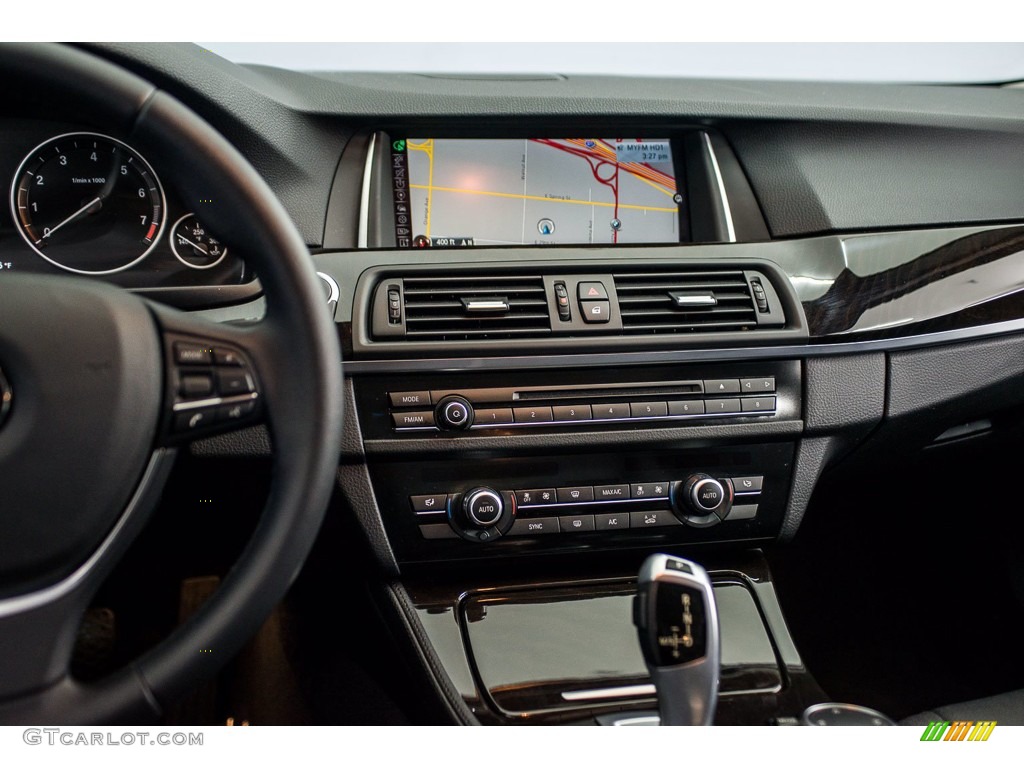 2015 5 Series 528i Sedan - Alpine White / Black photo #5