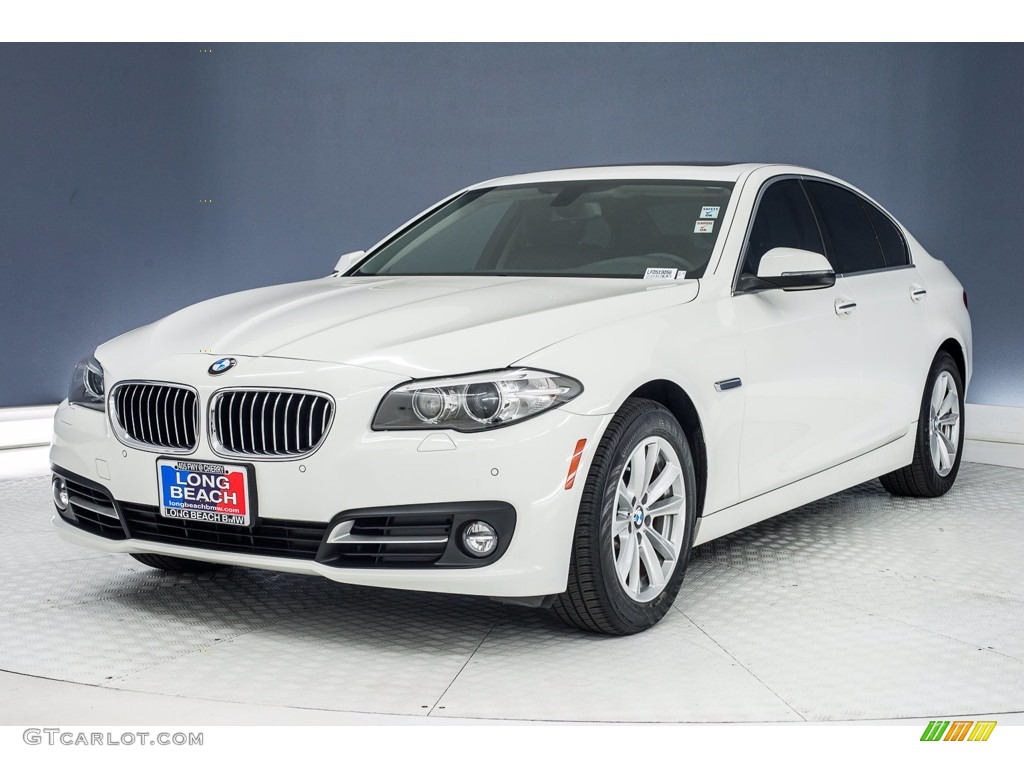 2015 5 Series 528i Sedan - Alpine White / Black photo #31