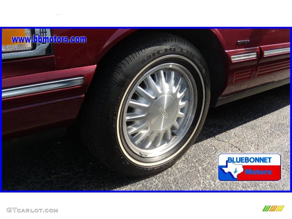 1997 Town Car Cartier - Toreador Red Metallic / Red photo #8