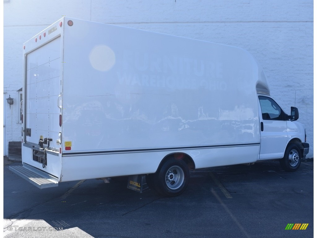 2017 Savana Cutaway 3500 Commercial Moving Truck - Summit White / Pewter photo #2