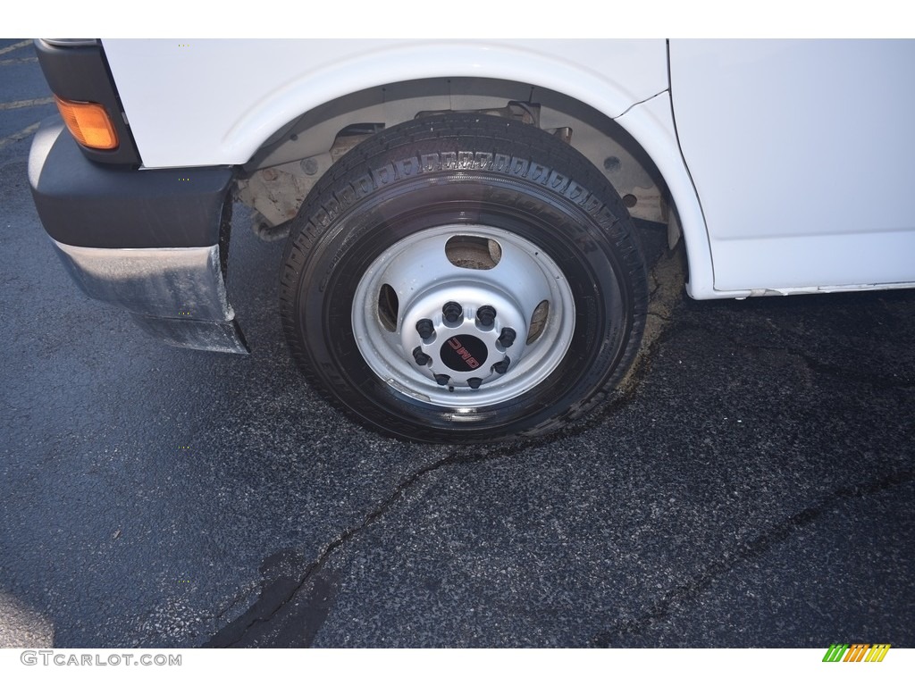 2017 Savana Cutaway 3500 Commercial Moving Truck - Summit White / Pewter photo #5