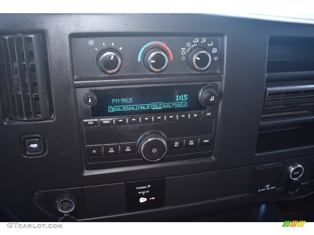 2017 Savana Cutaway 3500 Commercial Moving Truck - Summit White / Pewter photo #12