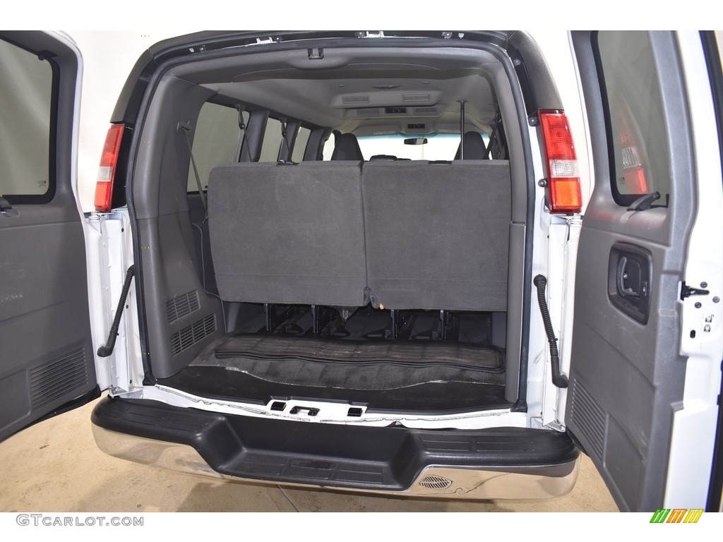 2016 Chevrolet Express 2500 Passenger LT Trunk Photo #140007766