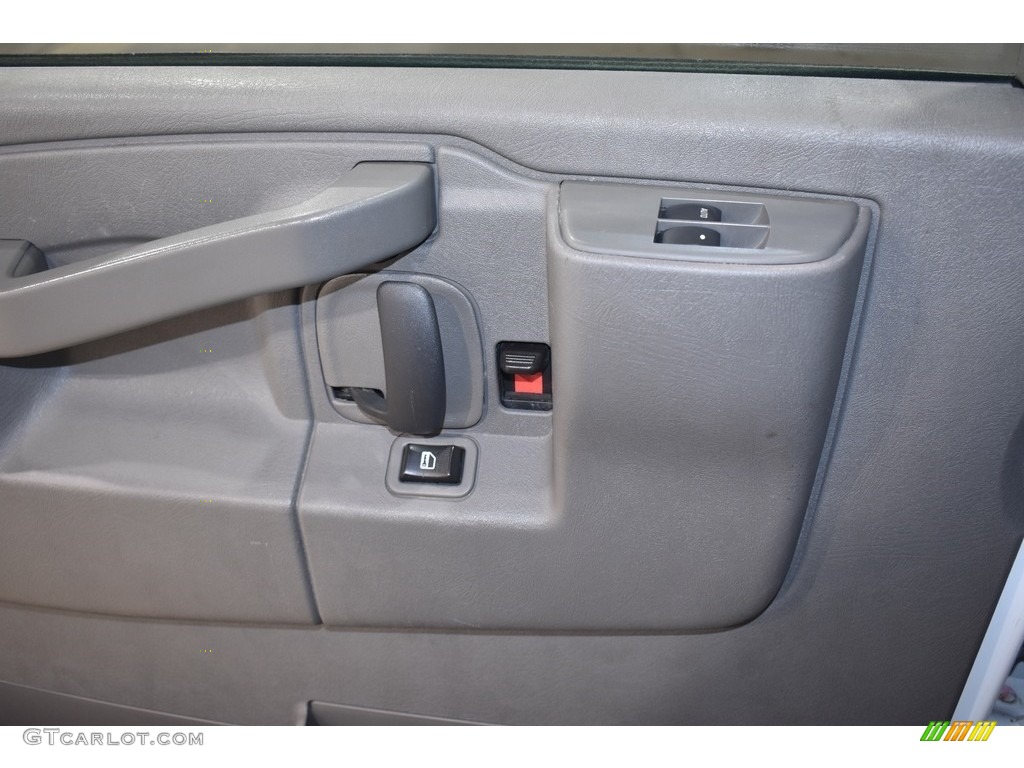 2016 Chevrolet Express 2500 Passenger LT Door Panel Photos