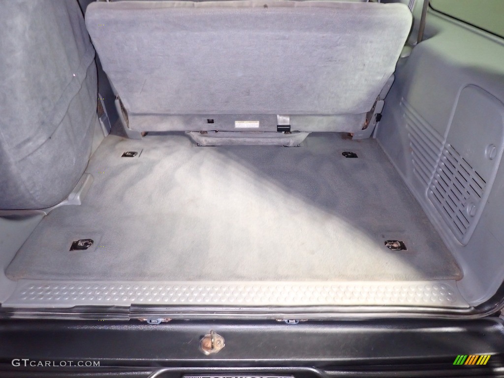 2002 Ford Excursion XLT 4x4 Trunk Photos