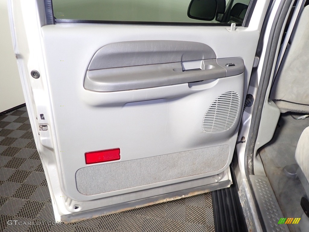 2002 Ford Excursion XLT 4x4 Medium Flint Door Panel Photo #140008303