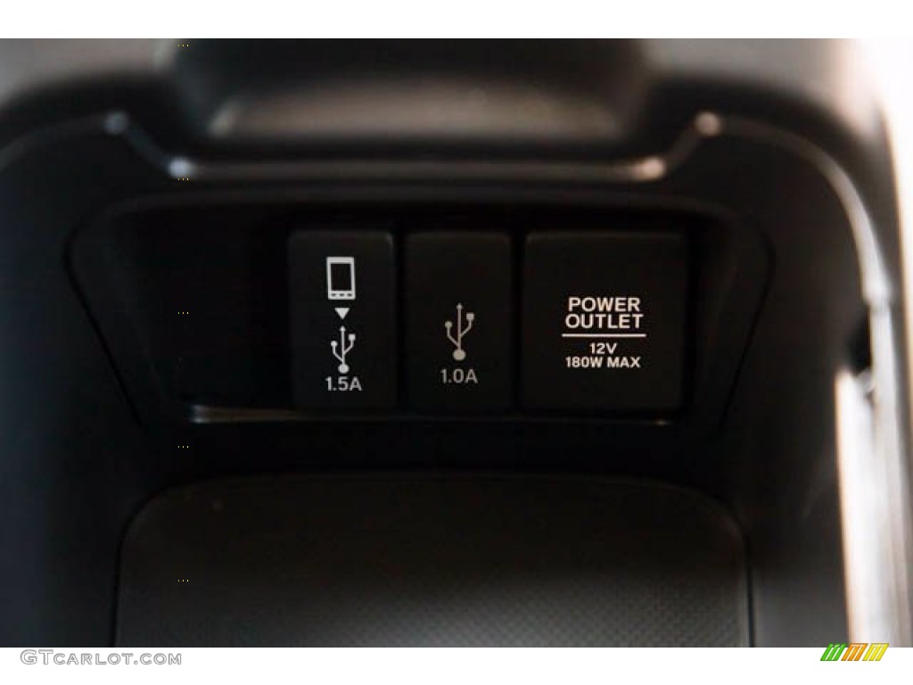 2019 CR-V Touring - Molten Lava Pearl / Ivory photo #16