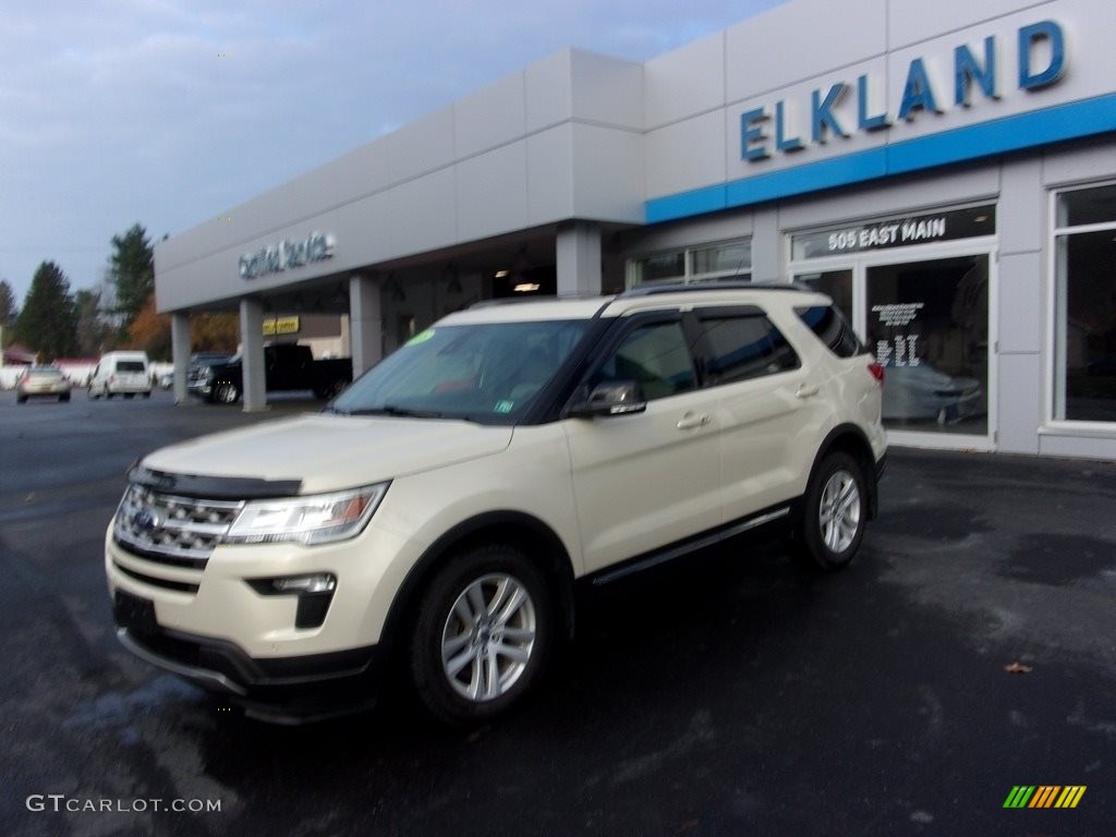 2018 Explorer XLT 4WD - Platinum Dune / Ebony Black photo #2
