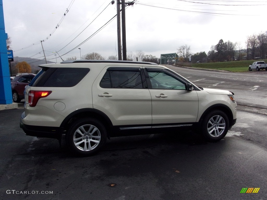 2018 Explorer XLT 4WD - Platinum Dune / Ebony Black photo #4