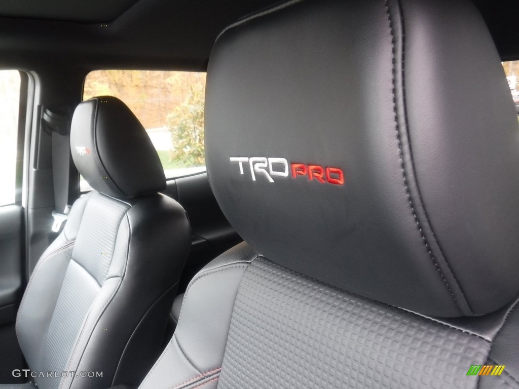 2020 Toyota Tacoma TRD Pro Double Cab 4x4 Marks and Logos Photos