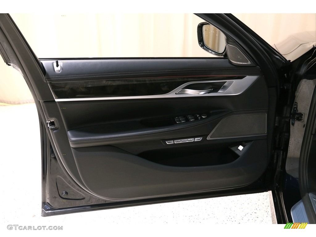 2018 BMW 7 Series 750i xDrive Sedan Door Panel Photos