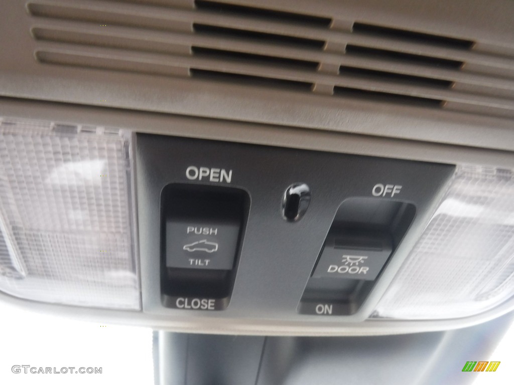 2019 Odyssey EX-L - Forest Mist Metallic / Beige photo #25