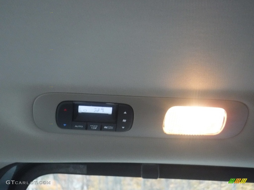 2019 Odyssey EX-L - Forest Mist Metallic / Beige photo #28