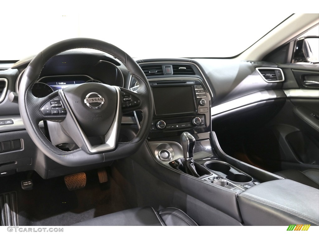 2020 Nissan Maxima SV Charcoal Dashboard Photo #140016403