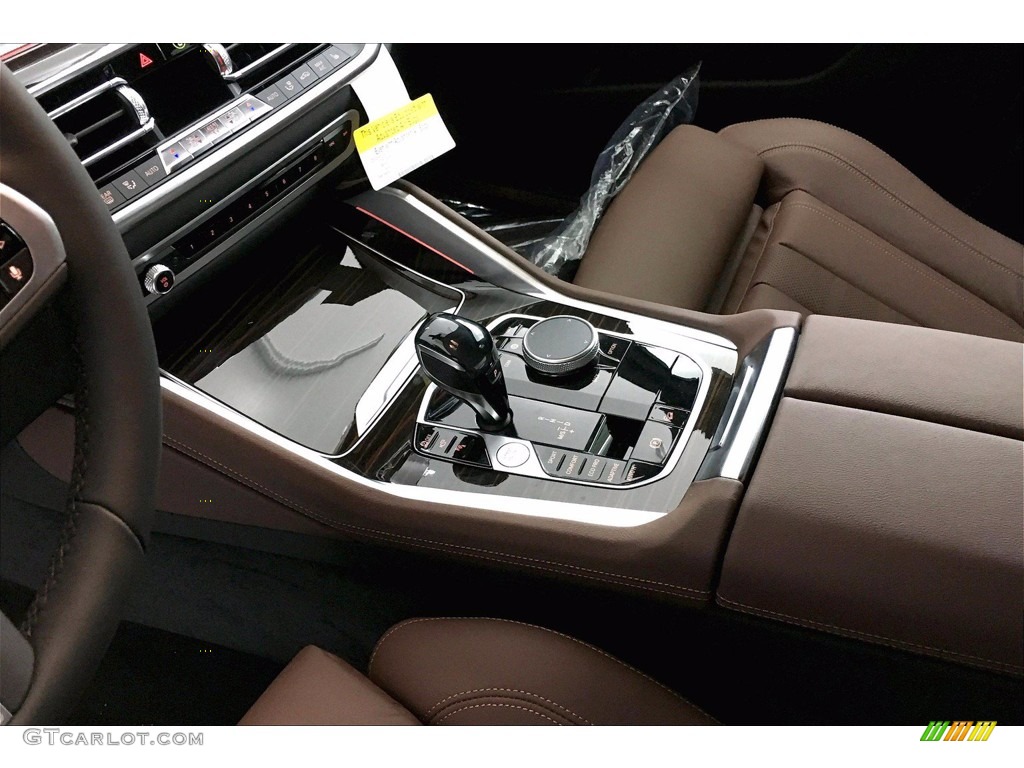 2021 BMW X6 xDrive50i Controls Photo #140019611