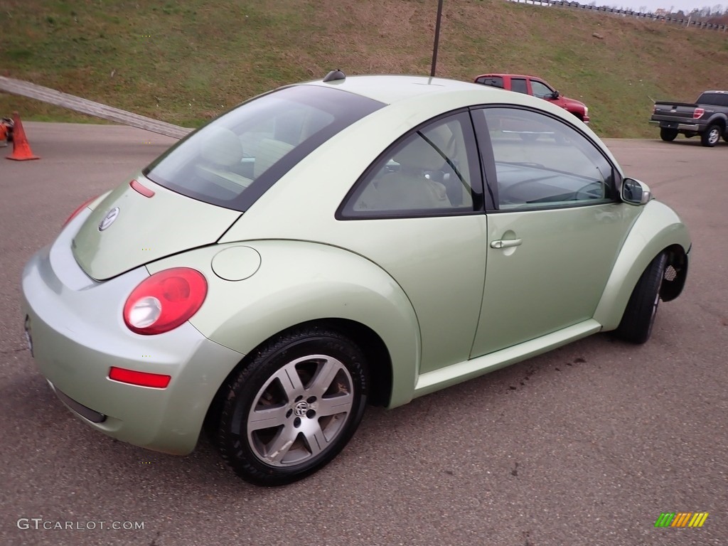 2006 New Beetle 2.5 Coupe - Gecko Green Metallic / Cream photo #10