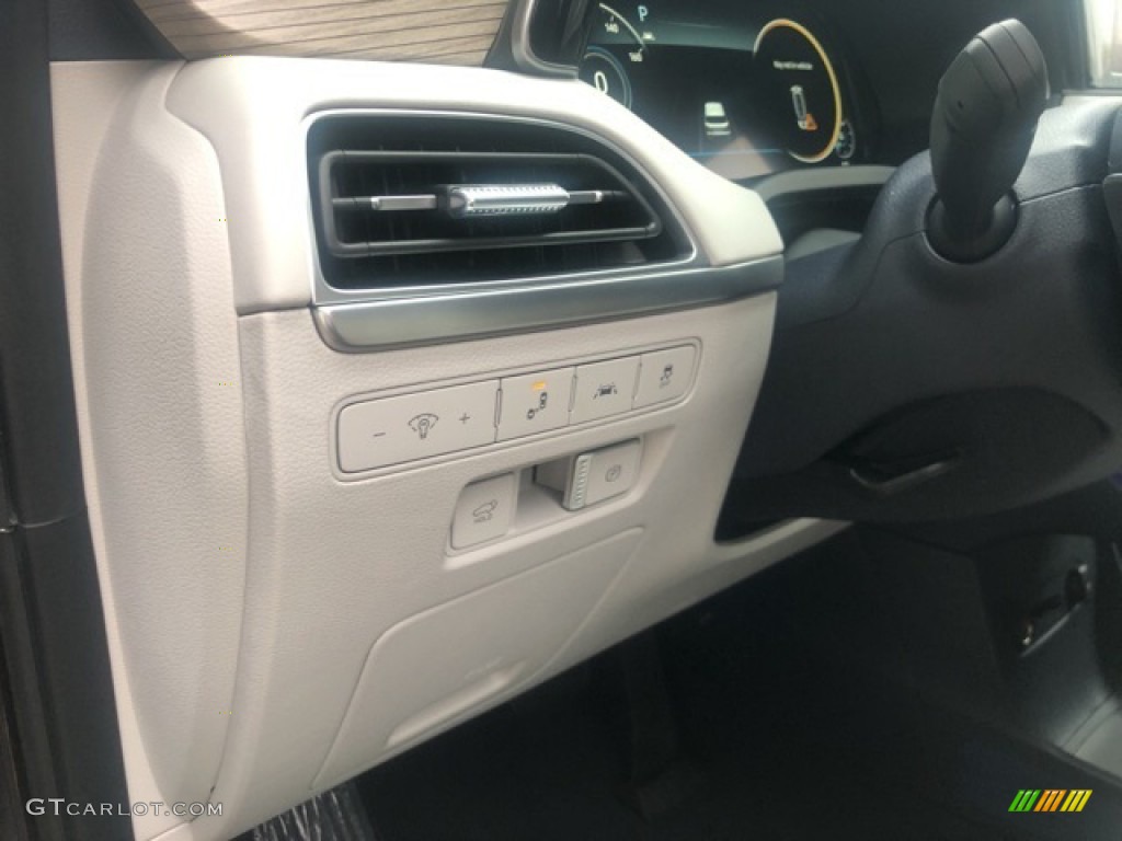 2021 Hyundai Palisade Limited AWD Controls Photos