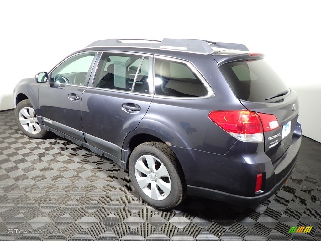 2011 Outback 2.5i Premium Wagon - Graphite Gray Metallic / Off Black photo #9