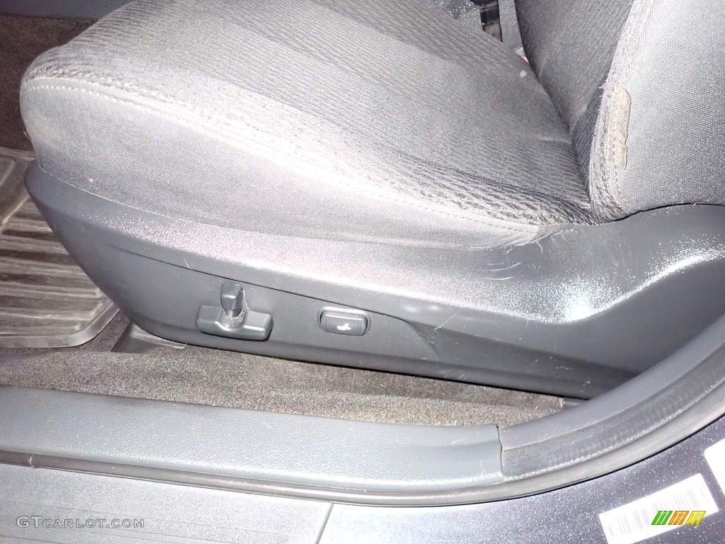 2011 Outback 2.5i Premium Wagon - Graphite Gray Metallic / Off Black photo #17