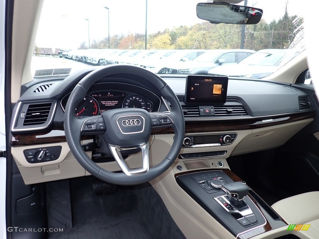 2019 Audi Q5 Premium quattro Dashboard Photos