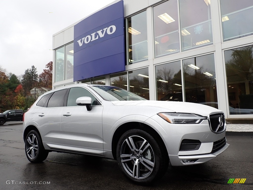 2021 XC60 T6 AWD Momentum - Bright Silver Metallic / Charcoal photo #1