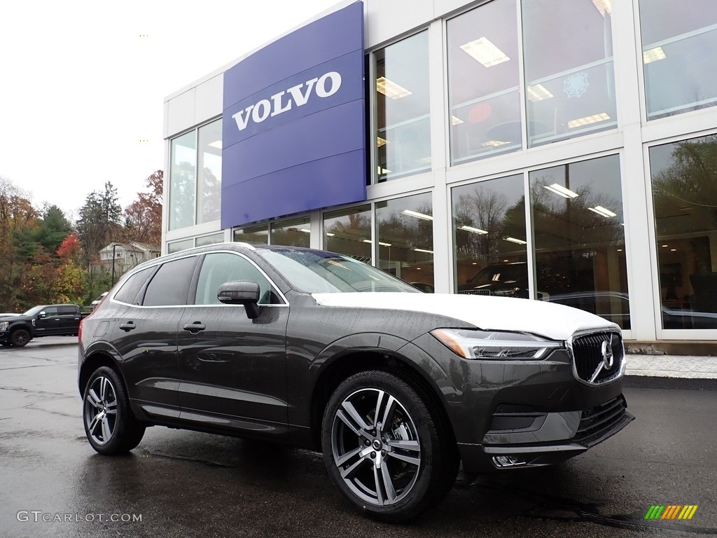 Pine Grey Metallic Volvo XC60