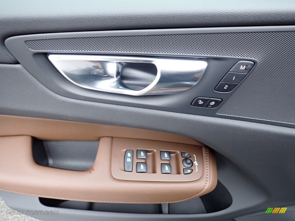 2021 Volvo XC60 T5 AWD Momentum Maroon Brown/Charcoal Door Panel Photo #140031043