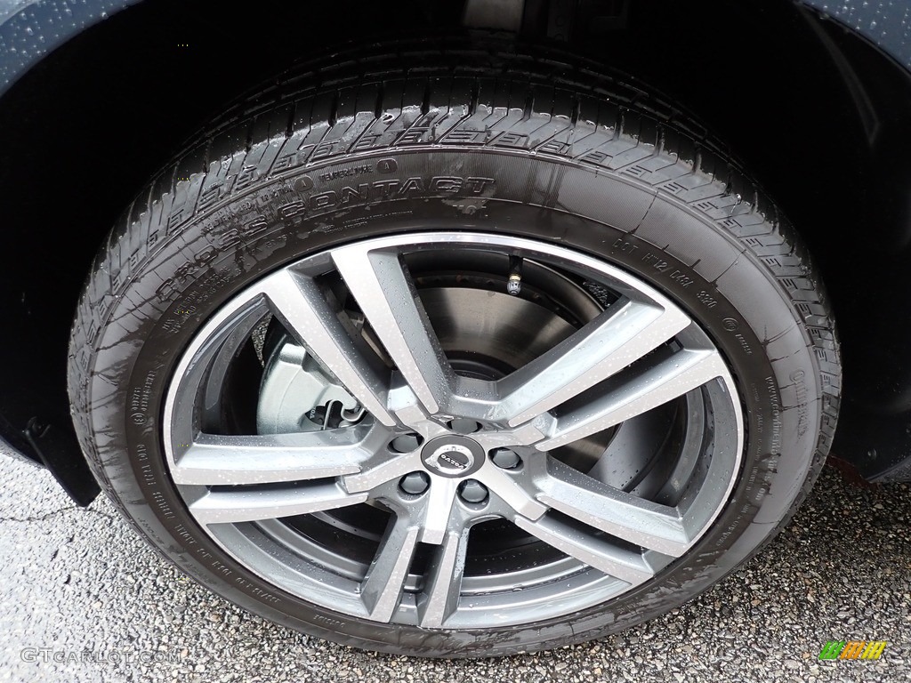 2021 Volvo XC60 T6 AWD Momentum Wheel Photos