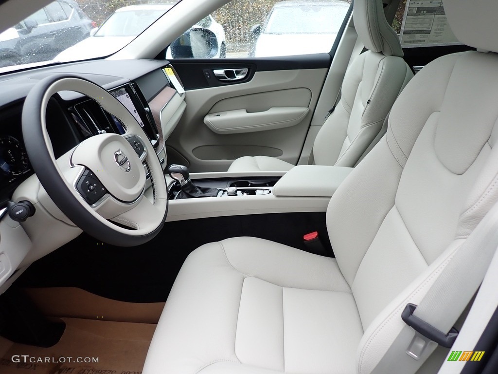 2021 Volvo XC60 T6 AWD Momentum Front Seat Photo #140031313