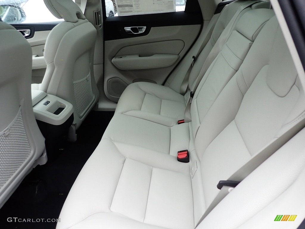 2021 Volvo XC60 T6 AWD Momentum Rear Seat Photo #140031331